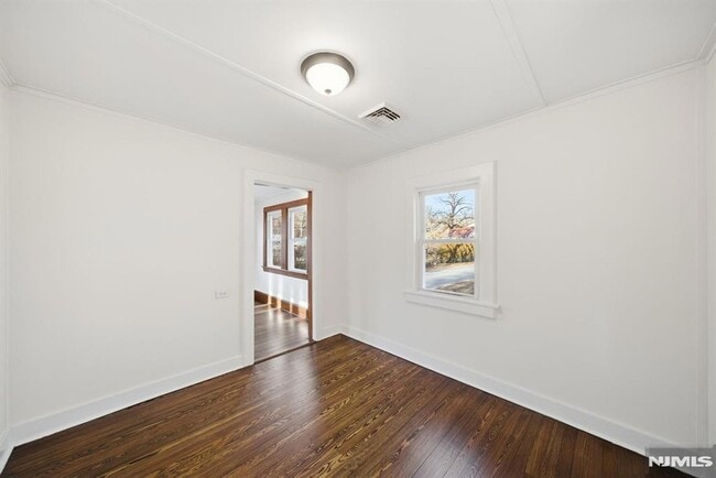 Building Photo - 75 Lakeview Terrace