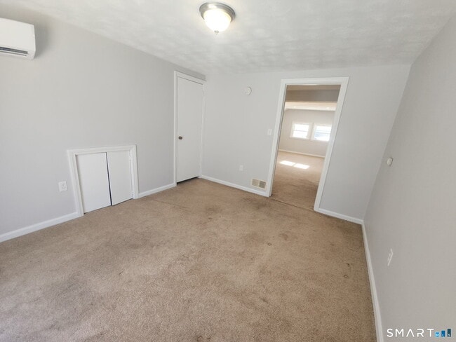 Building Photo - 81 Middlefield St