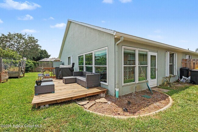 Building Photo - 1575 Sun Gazer Dr