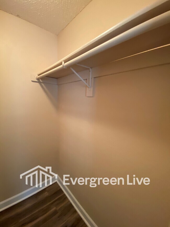 Building Photo - 76 Skystone Ct