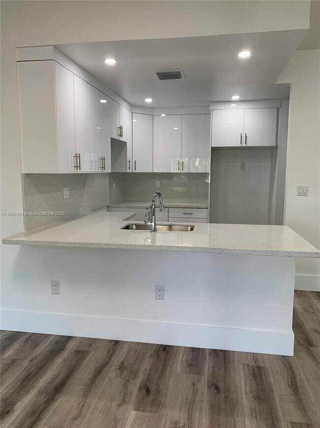 Building Photo - 9033 SW 123rd Ct