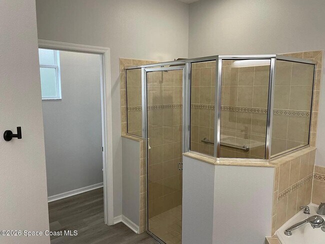 Building Photo - 5710 Claiborne St