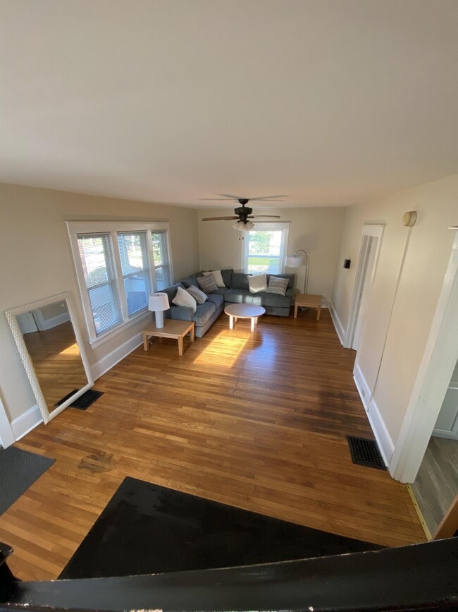 Primary Photo - 1101 W 4th St