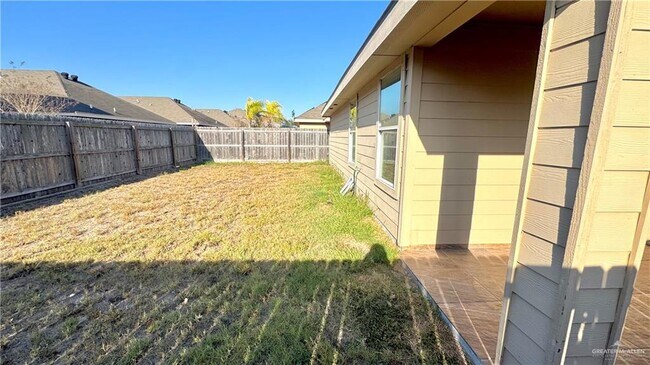 Building Photo - 22 Quail Ave