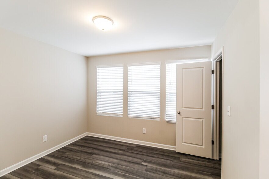 Building Photo - 1071 Feldman Chase