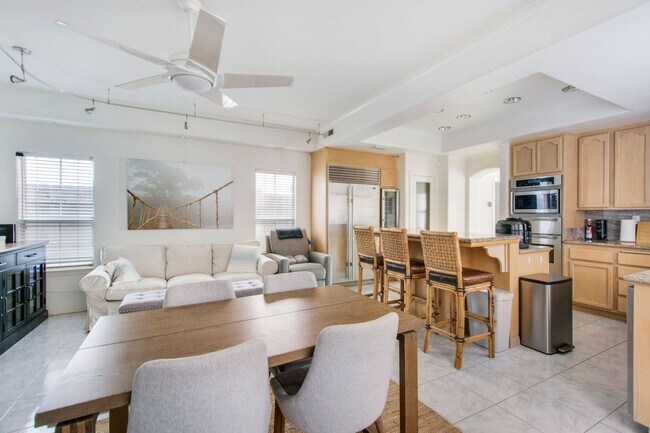 Building Photo - 603 10th St