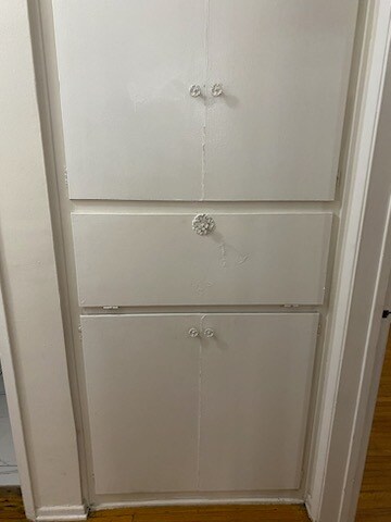 Linen Cabinet - 10931 Wilkie Ave