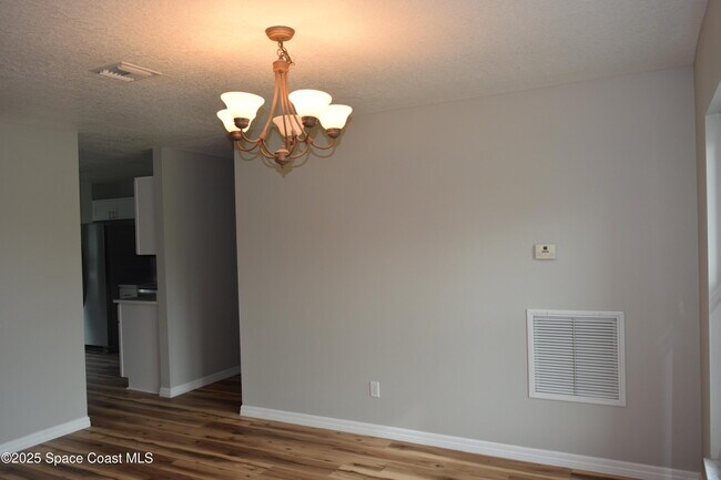 Building Photo - 1375 Weiman Rd SE