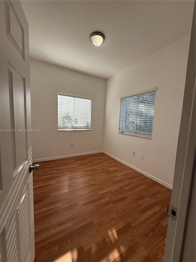 Building Photo - 1546 NW 45th St