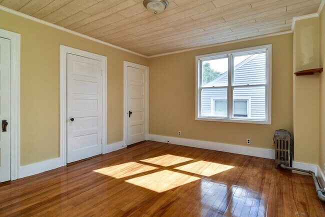 Building Photo - 57 Coburn Ave