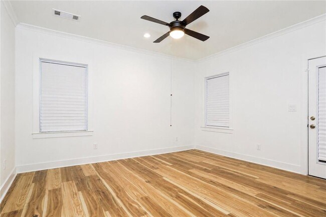 Building Photo - 3040 Valley Cir