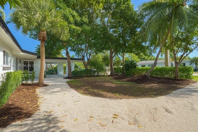 Building Photo - 3801 NE 16th Terrace