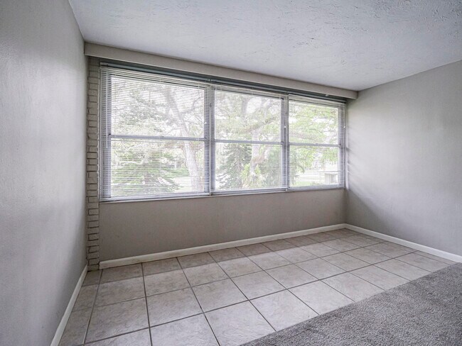 Building Photo - 677 Royal Palm Blvd