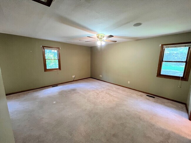 Building Photo - Great Home in Tatarrax Hills Neighborhood ...