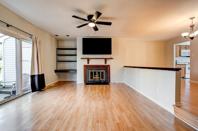 Building Photo - 811 Kings Croft Dr