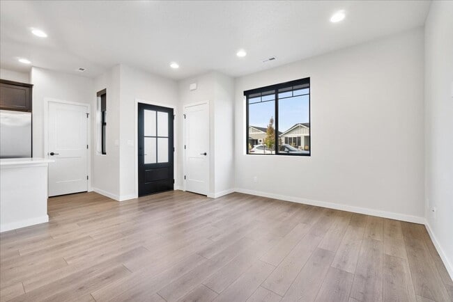 Building Photo - Single-Level Serenity: Your 3 Bedroom, 2 Bath Dream Home Awaits