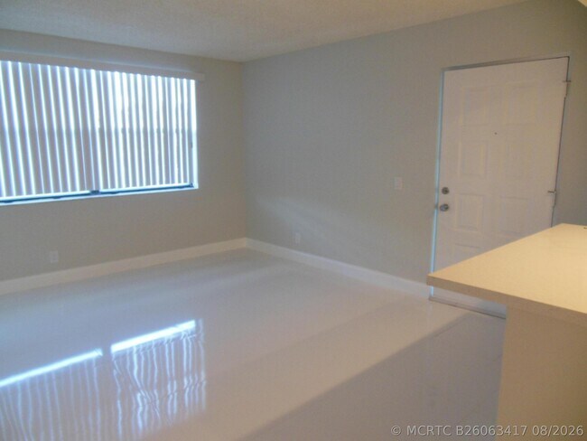 Building Photo - 728 Executive Center Dr