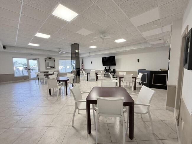 Building Photo - 3450 S Ocean Blvd