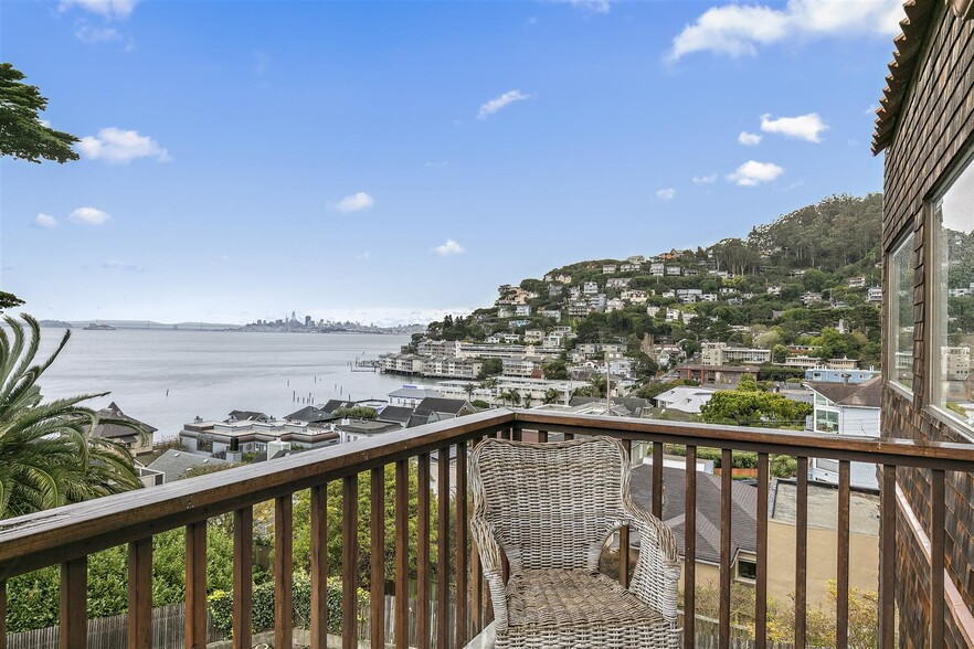 Deck - 306 3rd St