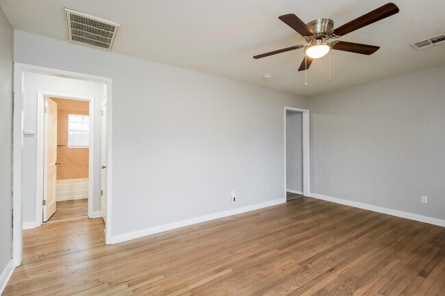 Building Photo - 4732 SE 24th St