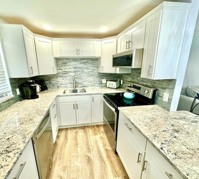 Building Photo - 177 Brittany Terrace