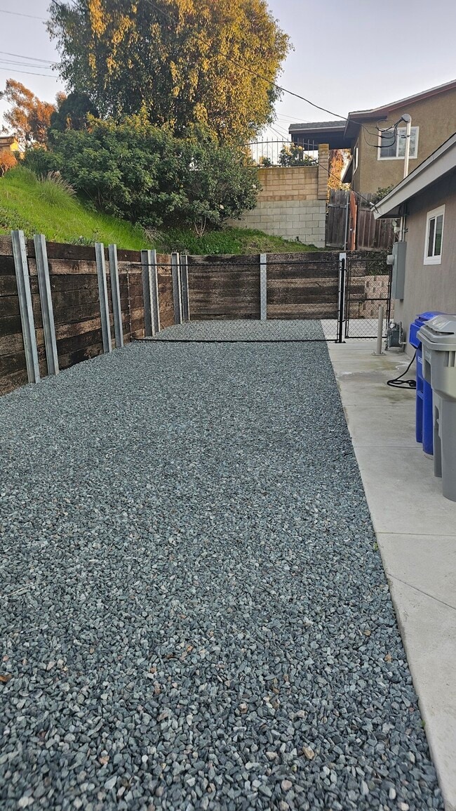 Building Photo - 6025 Dipper St