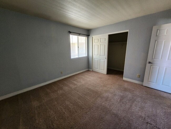 Building Photo - Nice Guard Gated Bella Vita Unit with larg...