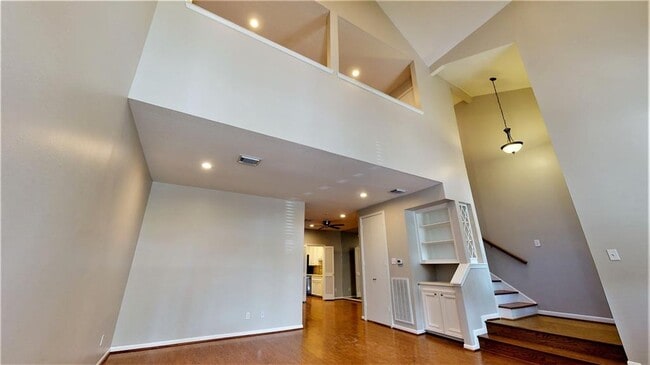 Building Photo - 727 Bunker Hill Rd