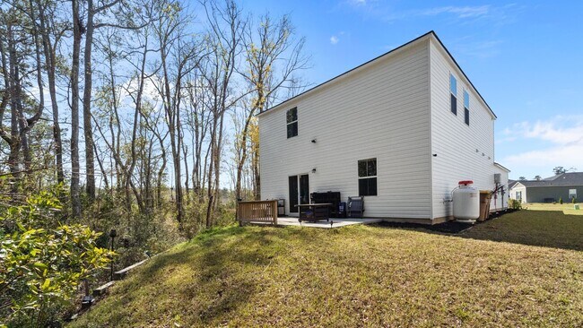 Building Photo - 293 Lillian St