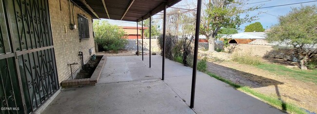 Building Photo - 404 San Saba Rd