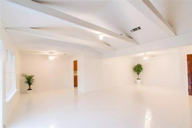 Building Photo - 2137 Shady Grove Dr