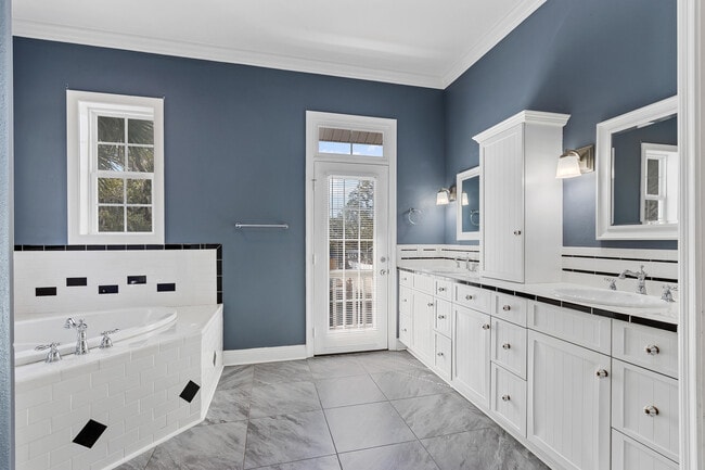 Building Photo - 3289 Cabot Cove Dr