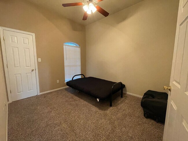 Building Photo - 4204 Tropicana Dr