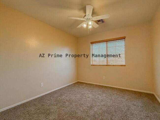 Building Photo - 24016 N Oasis Blvd
