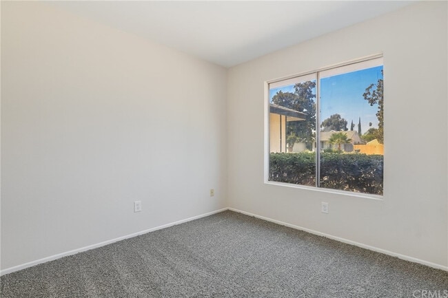 Building Photo - 142 Ferndale Ct