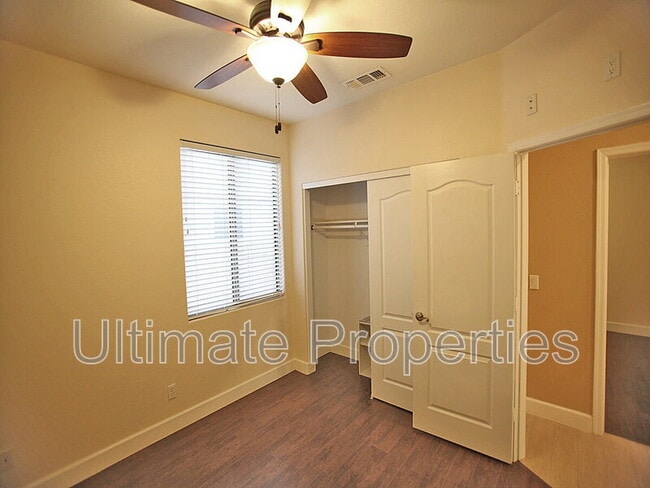 Building Photo - 9229 W Yukon Dr