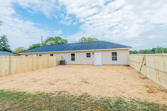 Building Photo - 122 Tabor Dr