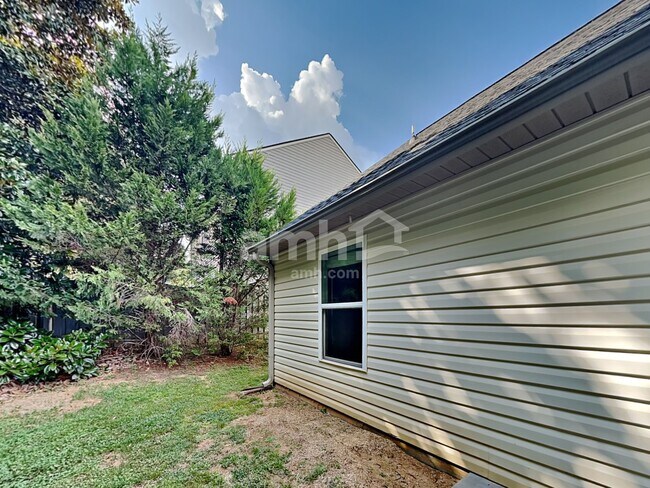 Building Photo - 4 Milo Ct