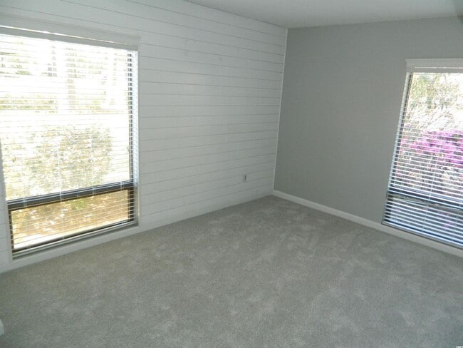 Building Photo - Salt Marsh Cove