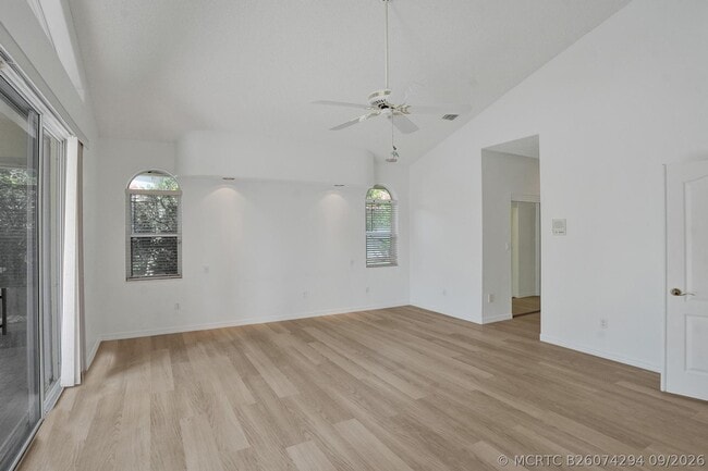 Building Photo - 11340 Lakeshore Dr