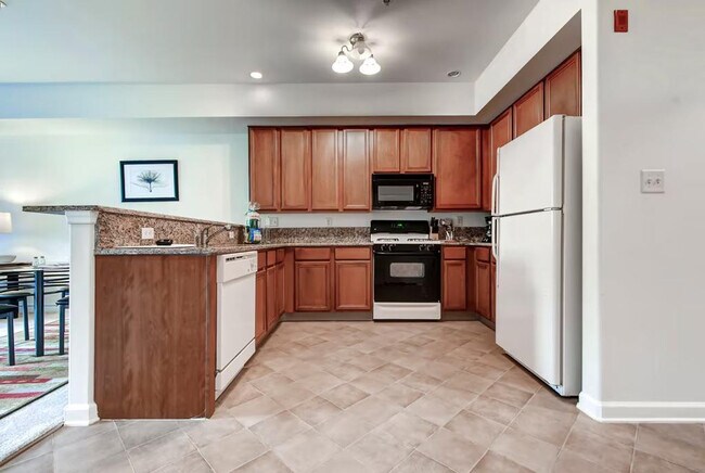 Building Photo - 3204 Ravens Crest Dr