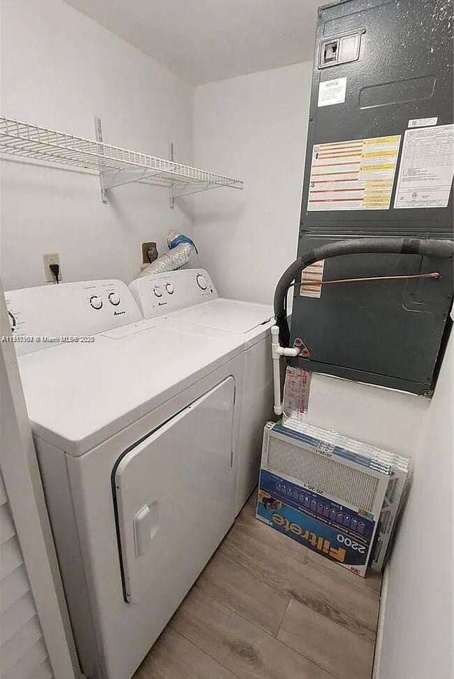 Building Photo - 8037 Lake Dr