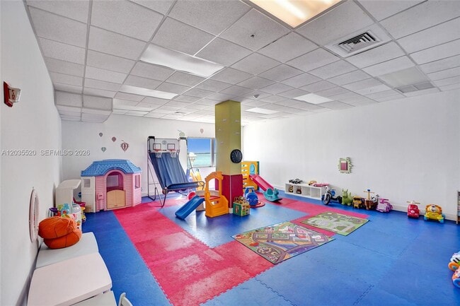 Building Photo - 800 Claughton Island Dr