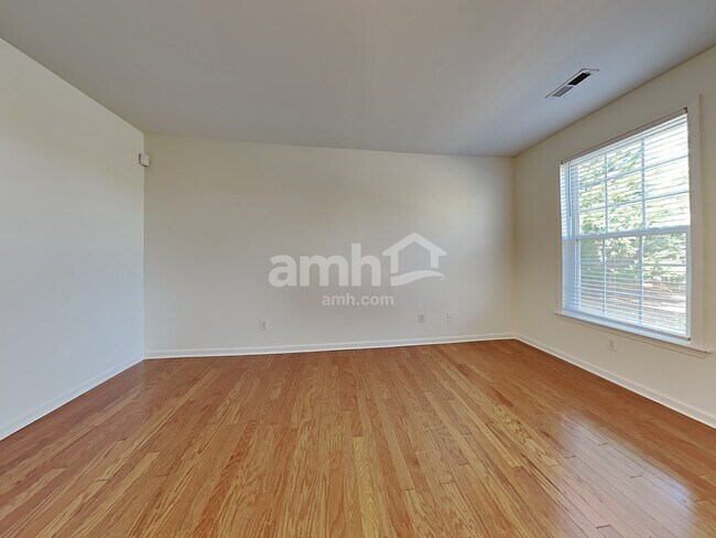 Building Photo - 8 Red Jonathan Ct