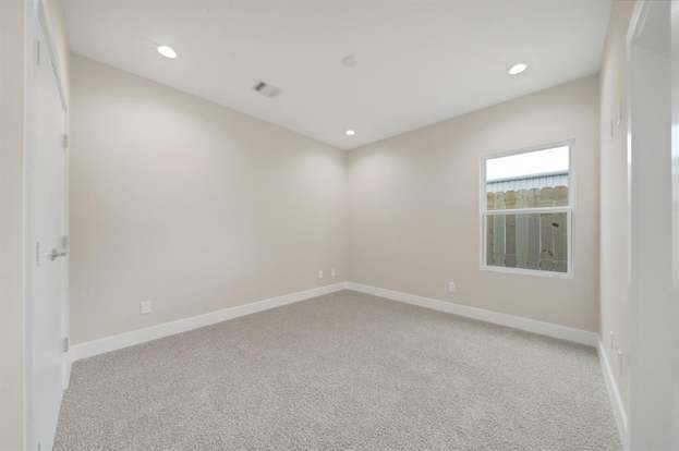 Building Photo - 2915 Sherwood Grn Ln