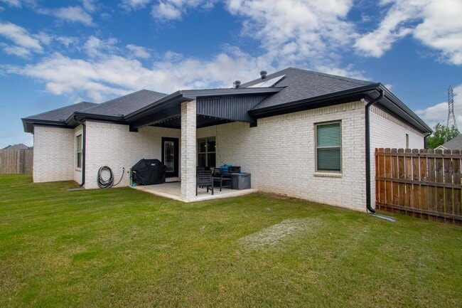 Building Photo - Fabulous Home in Miller's Glenn