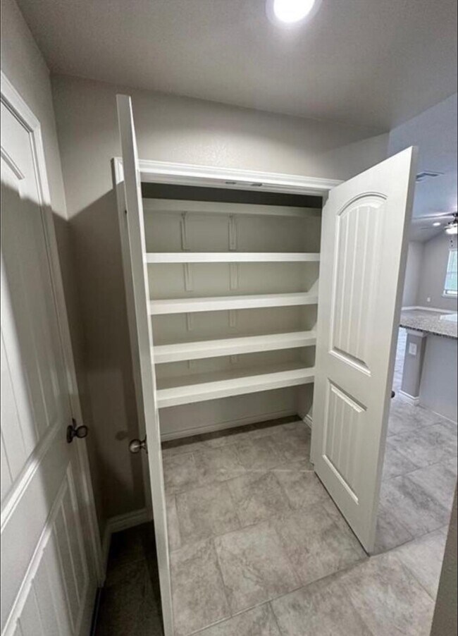 Building Photo - 7742 Lariat Toss Dr