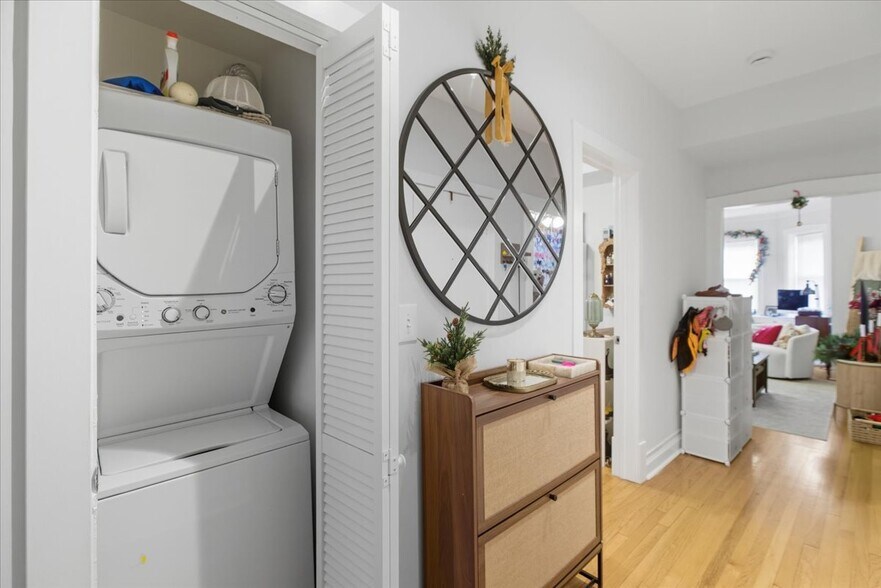 Building Photo - 1122 N Christiana Ave