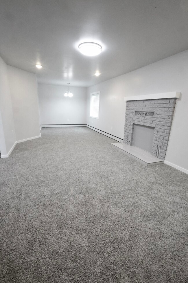 Building Photo - 758