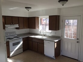 Building Photo - 134 N Willow St